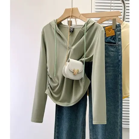 豆绿色连帽t恤女长袖2024春新款修身显瘦设计感抽绳打底衫上衣潮商品大图