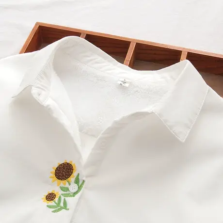 秋冬日系文艺小清新刺绣加绒加厚纯棉长袖白色衬衫女打底保暖上衣图片