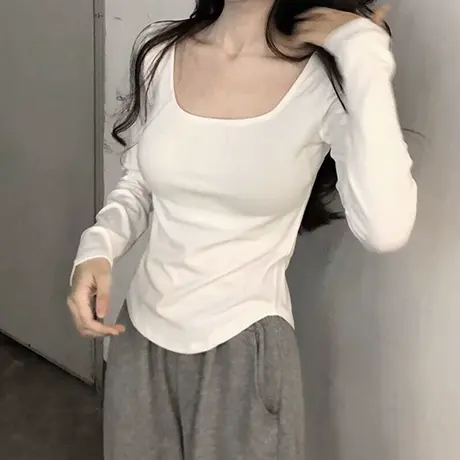 弧形下摆长袖T恤女冬季德绒磨毛修身打底衫加绒加厚方领正肩上衣图片