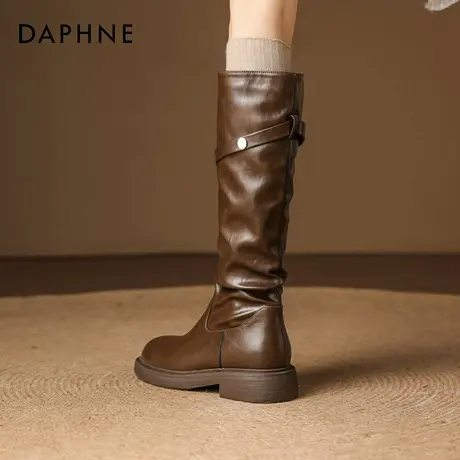 达芙妮棕色长筒靴女2025新款冬季加绒厚底英伦风不过膝堆堆骑士靴图片