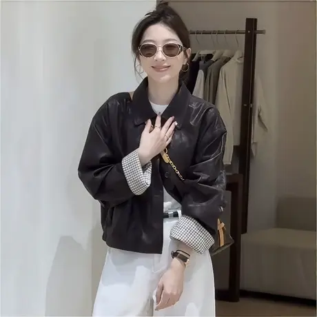 韩系设计感拼接撞色翻领皮衣外套女2025秋季新款气质百搭夹克上衣图片