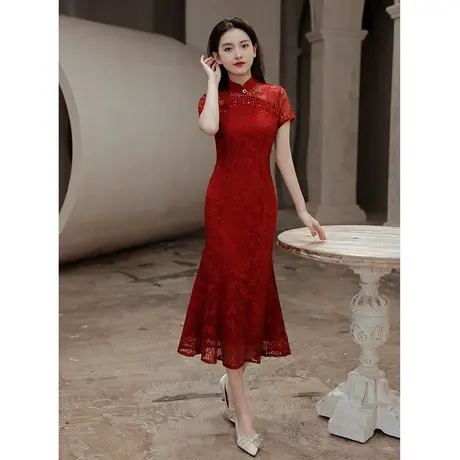 旗袍敬酒服新娘2024新款夏季鱼尾小个子酒红色订婚连衣裙平时可穿图片
