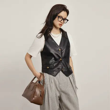 omont蛋挞家 复古V领黑色pu皮马甲女秋冬新叠穿无袖坎肩上衣商品大图