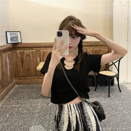 法式针织衫短袖t恤女小心机设计感夏季百搭修身链条短款上衣服潮图片