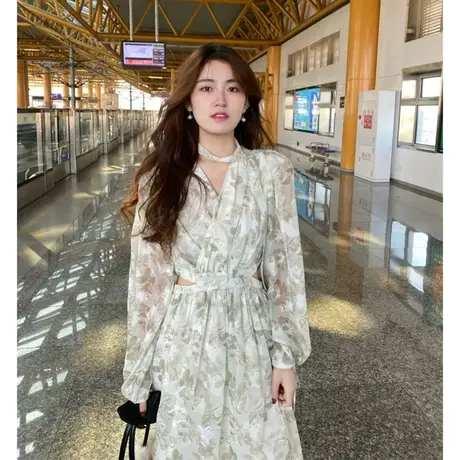 2023早春连衣裙子新款小香风vintage初恋小众设计碎花裙温柔风ins图片