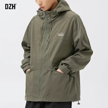 男士军绿色冲锋衣男款春秋潮牌防风外套连帽工装夹克男装2023新款图片