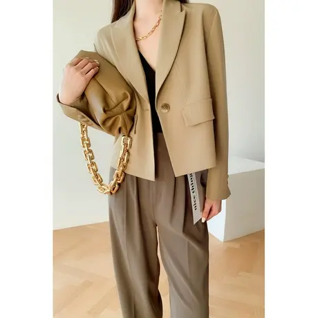 嘉茱莉2023秋冬新款西装外套女小个子设计感短款休闲高级感图片