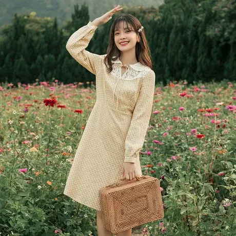 茵曼特价清仓春春装法式文艺娃娃领蕾丝花边蝴蝶结高腰连衣裙商品大图