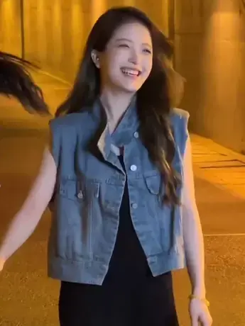 夏季外穿新款复古做旧垫肩牛仔马甲女短款小个子立领斜扣马夹薄款商品大图