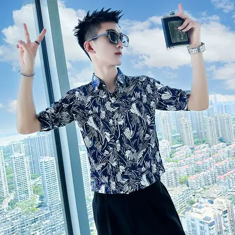 夏季男士衬衫上衣五分袖中袖潮流休闲帅气花色韩版发型师修身衬衣商品大图