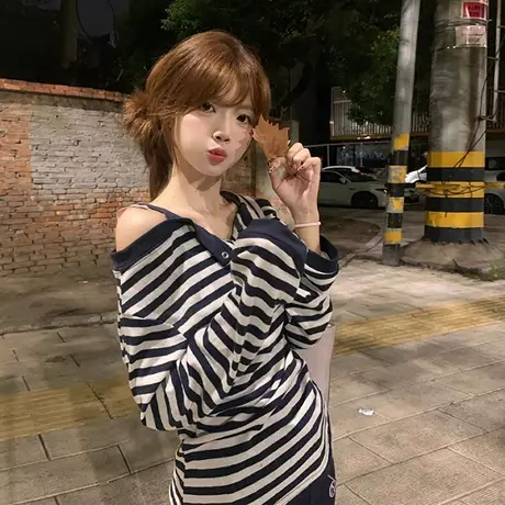 条纹一字领露肩吊带长袖T恤女春秋修身韩版内搭外穿打底衫上衣潮商品大图