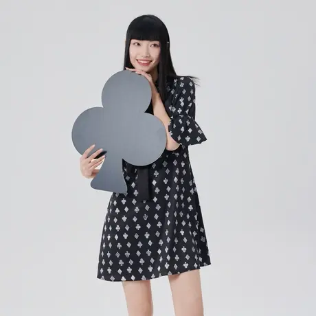 艾莱依蝴蝶结装饰连衣裙女夏季新款时尚V领系带显瘦小个子中长裙图片