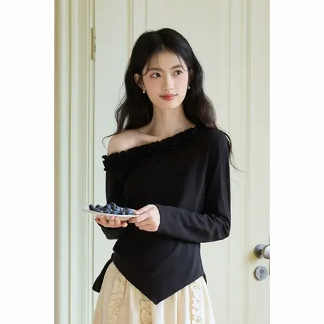 弥古法式黑色斜肩不规则露肩上衣女秋季2025新款法式修身长袖t恤图片