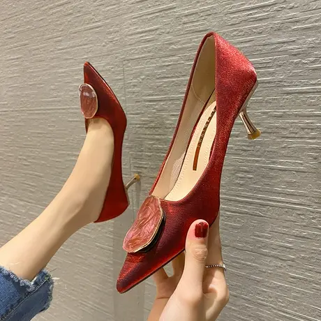 红色新娘结婚单鞋女细跟2023年春季新款秀禾婚纱搭扣不累脚高跟鞋商品大图