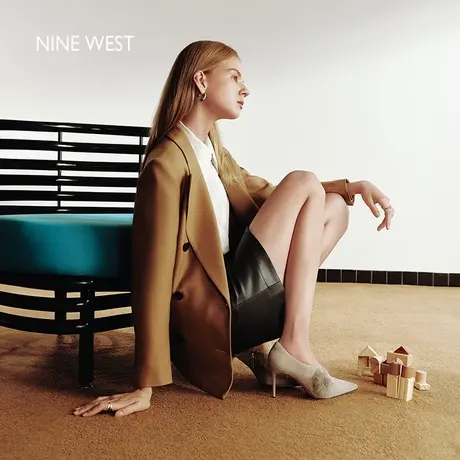 Nine West/玖熙2025夏季貂毛装饰羊反绒新高跟鞋摩登时尚深口单鞋图片