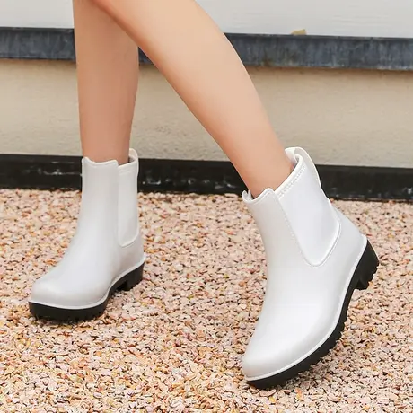 时尚外穿防水防滑雨靴新款胶鞋防水靴软底鞋雨鞋女款成人中筒水鞋图片