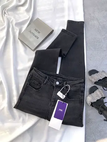 代嘉儿同款牛仔小脚裤女2024春季新款显瘦百搭高腰弹力包臀九分裤图片