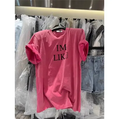 韩国东大门2024夏季新款垫肩圆领字母印花做旧慵懒风宽松短袖t恤商品大图