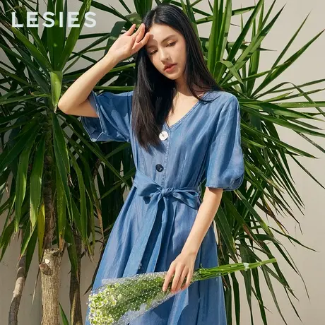 LESIES蓝色倾情夏女装新线下专柜商场同款天丝V领衬衫连衣裙图片