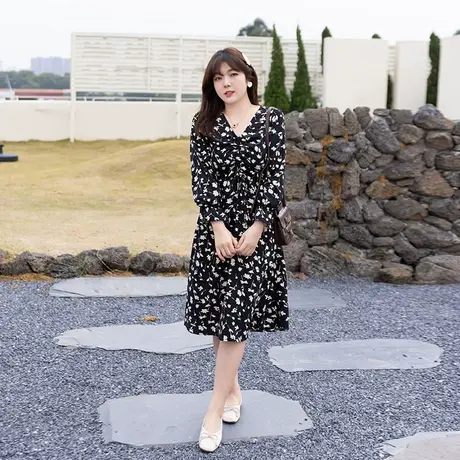 2024春季新款显瘦抽绳绑带气质碎花中长款胖MM大码连衣裙茶歇雪纺图片