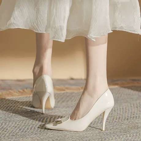 女神范单鞋女2023年春夏季新款性感尖头浅口职业漆皮高跟鞋女细跟图片