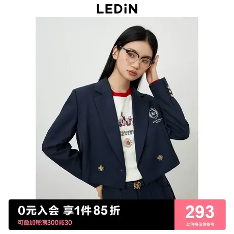 [预]乐町新品胸前学院徽章短西装2023年秋季利落翻驳领修肩女西服图片