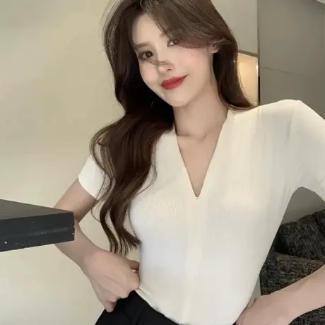 辣妹灰色不规则V领正肩短袖T恤2023夏季设计感修身短款上衣女ins商品大图