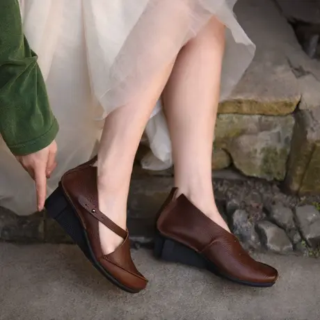 Artmu阿木复古小众厚底坡跟单鞋一字带尖头高跟鞋真皮2023新款图片