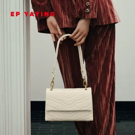 [甄选礼物]EP雅莹女包 牡丹绗缝链条包翻盖斜挎包 商场同款B104A商品大图
