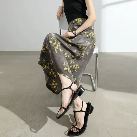 醋酸缎面印花半身裙女夏季薄款开叉显瘦垂感a字碎花法式中长裙子图片