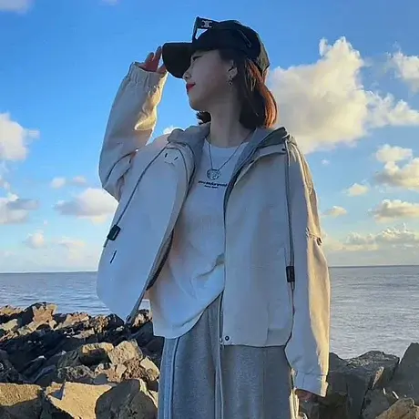 假两件连帽短款冲锋衣外套女2025秋季新款小个子休闲宽松百搭上衣商品大图