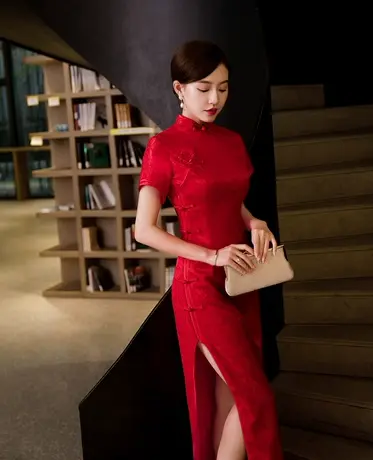 旗袍礼仪迎宾颁奖红装旗袍外嫁女回娘家旗袍走秀服装女小姐大红色图片