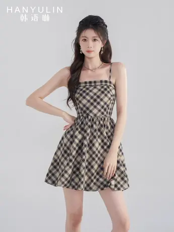 韩语琳漂亮气质连衣裙女夏季2024新款法式收腰显瘦小众吊带裙裙子图片