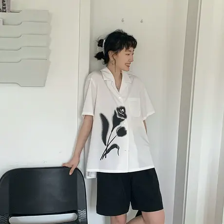 omont蛋挞家 复古花朵印花短袖衬衣女2023夏季新款设计感港风衬衫图片