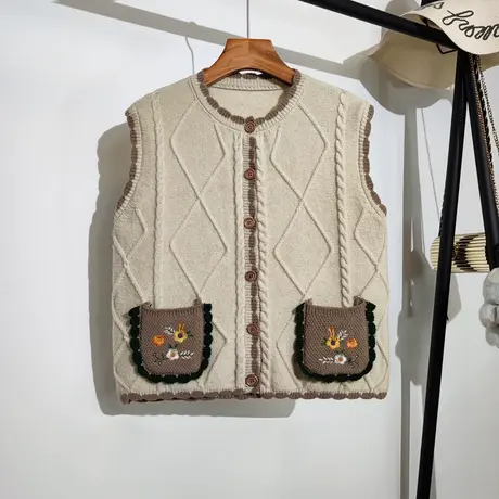 针织马甲开衫女春秋新款圆领单排扣复古刺绣口袋无袖毛衣背心外套商品大图