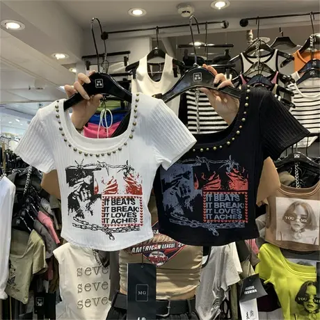 美式印花前后方领铆钉垫肩修身T恤女2023夏韩版个性复古修身上衣t图片