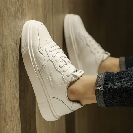 男鞋2024新款春季高级感运动休闲纯白色板鞋软底韩版百搭小白潮鞋图片