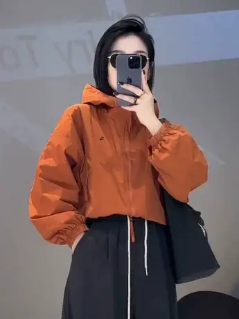 连帽冲锋衣女短款2023秋季新款小个子休闲百搭高级感夹克外套上衣商品大图