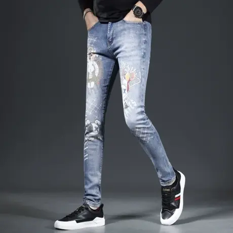 高端潮流印花牛仔裤男修身小脚2023新款浅蓝色潮牌个性男士裤子商品大图