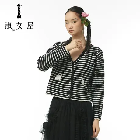 淑女屋官方旗舰店慵懒黑白条纹开衫毛衣V领外套针织刺绣秋季上新图片