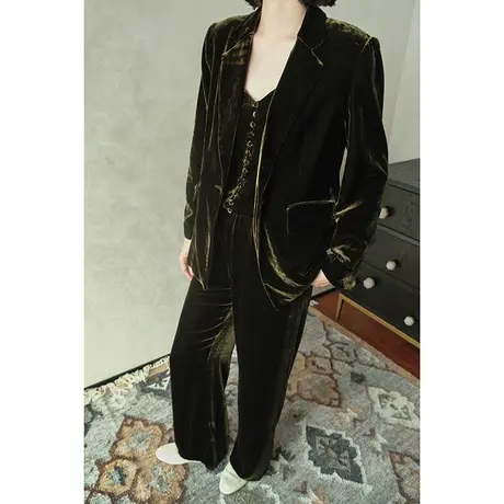 2024春夏新款女装高品质复古高级感真丝绒宽松单排扣女士西服上衣图片