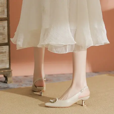 尖头方扣一字带高跟鞋女2024年春季新款性感少女后空细跟职业单鞋图片