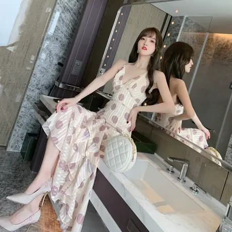 吊带打底修身小众不规则连衣裙女夏复古设计感气质收腰中长款礼服图片