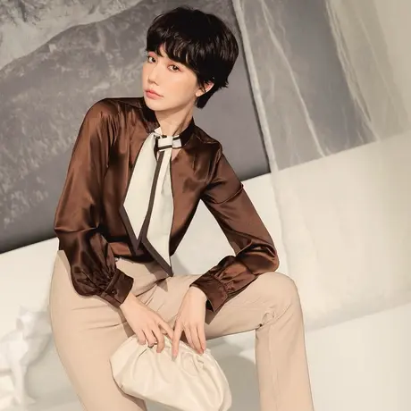 桔熊秋冬季通勤气质光泽感领巾长袖缎面衬衫上衣女大码AB16800商品大图