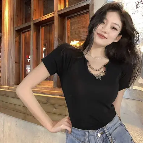 网红t恤女ins超火2024年新款短款性感露脐黑色短装上衣配高腰裤商品大图