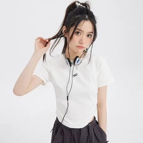 尔给正肩短袖短款t恤女夏季2024新款小个子修身显瘦辣妹短款上衣图片