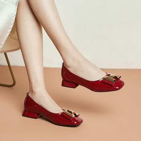 2024新款夏季新款红色平底单鞋女子浅口方头粗跟复古法式舒适女鞋图片