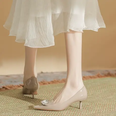 2023年春夏季百搭漆皮水钻法式气质高跟鞋女细跟性感尖头浅口单鞋图片