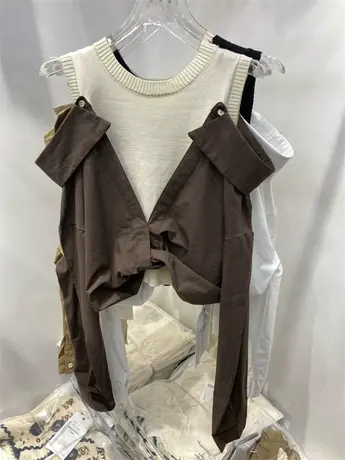 韩国设计感圆领露肩针织背心拼接衬衫女2023早秋季新款上衣假两件图片