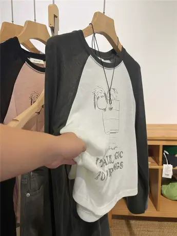 软糯卡通无感印花 撞色插肩袖韩版宽松圆领长袖T恤女短款上衣商品大图